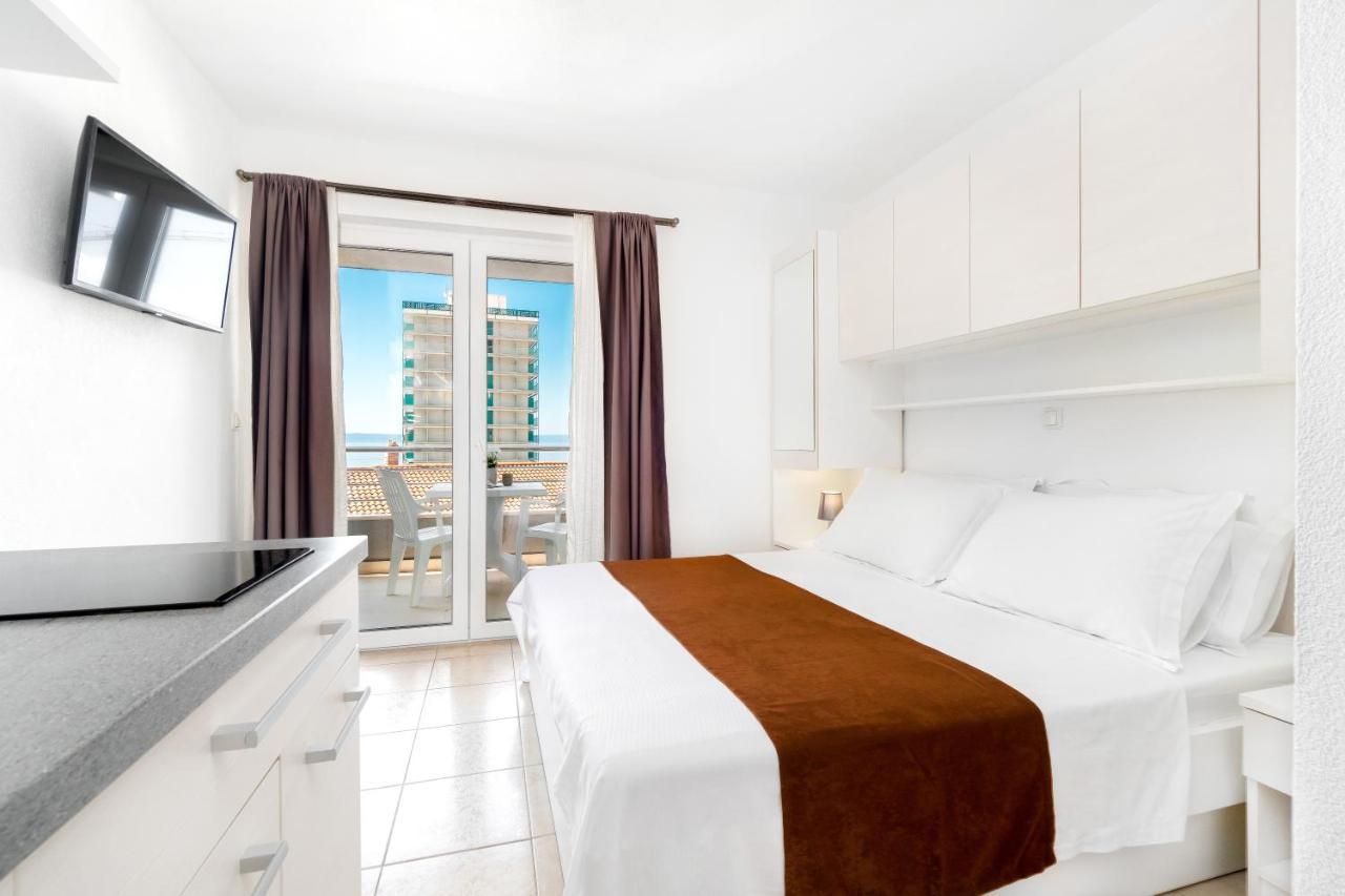 Apartments And Rooms Vuleta, Close To The Beach ماكارسكا المظهر الخارجي الصورة