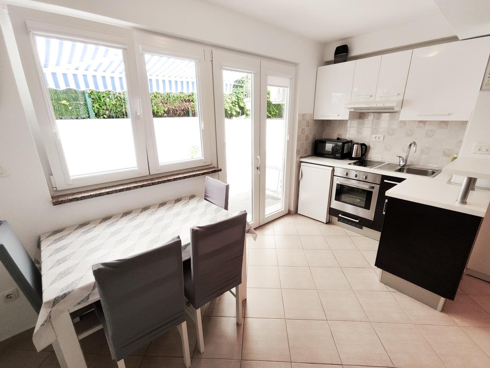 Apartments And Rooms Vuleta, Close To The Beach ماكارسكا الغرفة الصورة