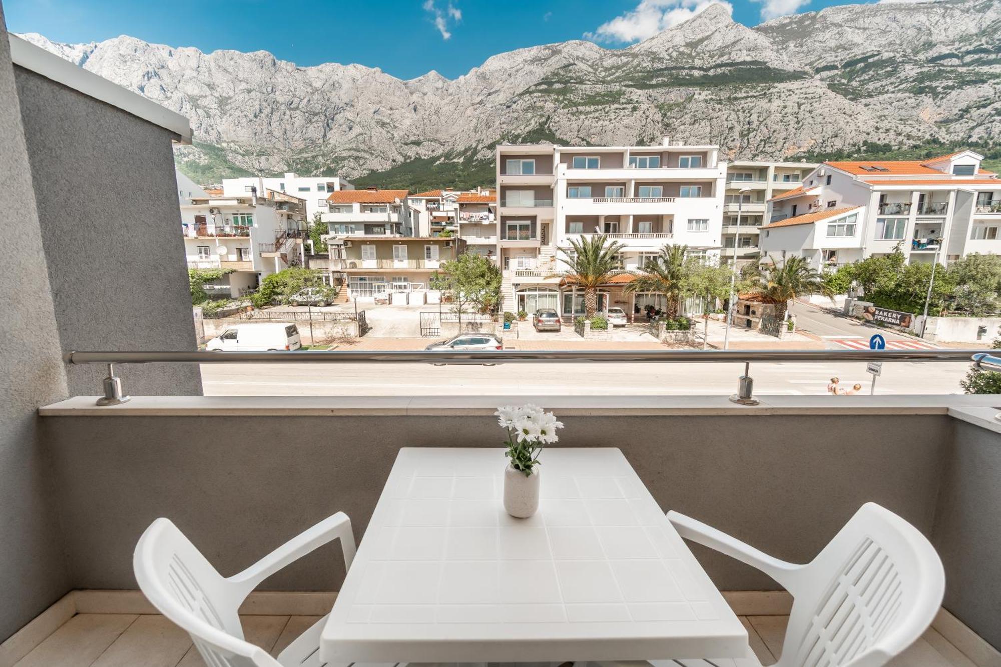 Apartments And Rooms Vuleta, Close To The Beach ماكارسكا المظهر الخارجي الصورة