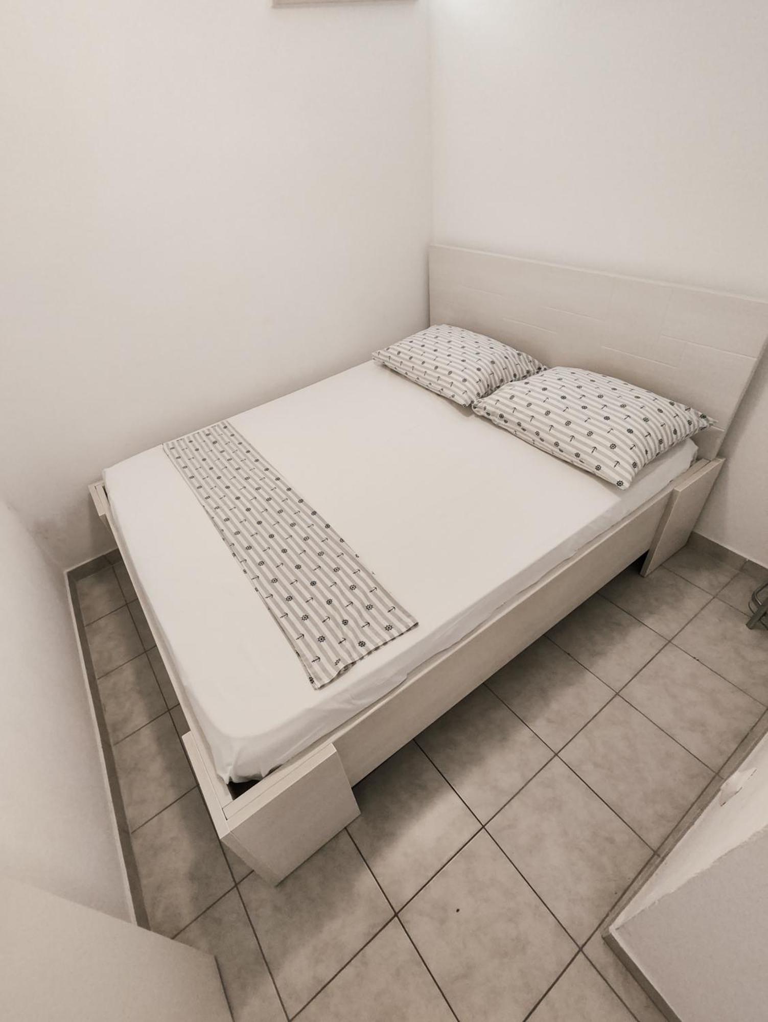 Apartments And Rooms Vuleta, Close To The Beach ماكارسكا الغرفة الصورة