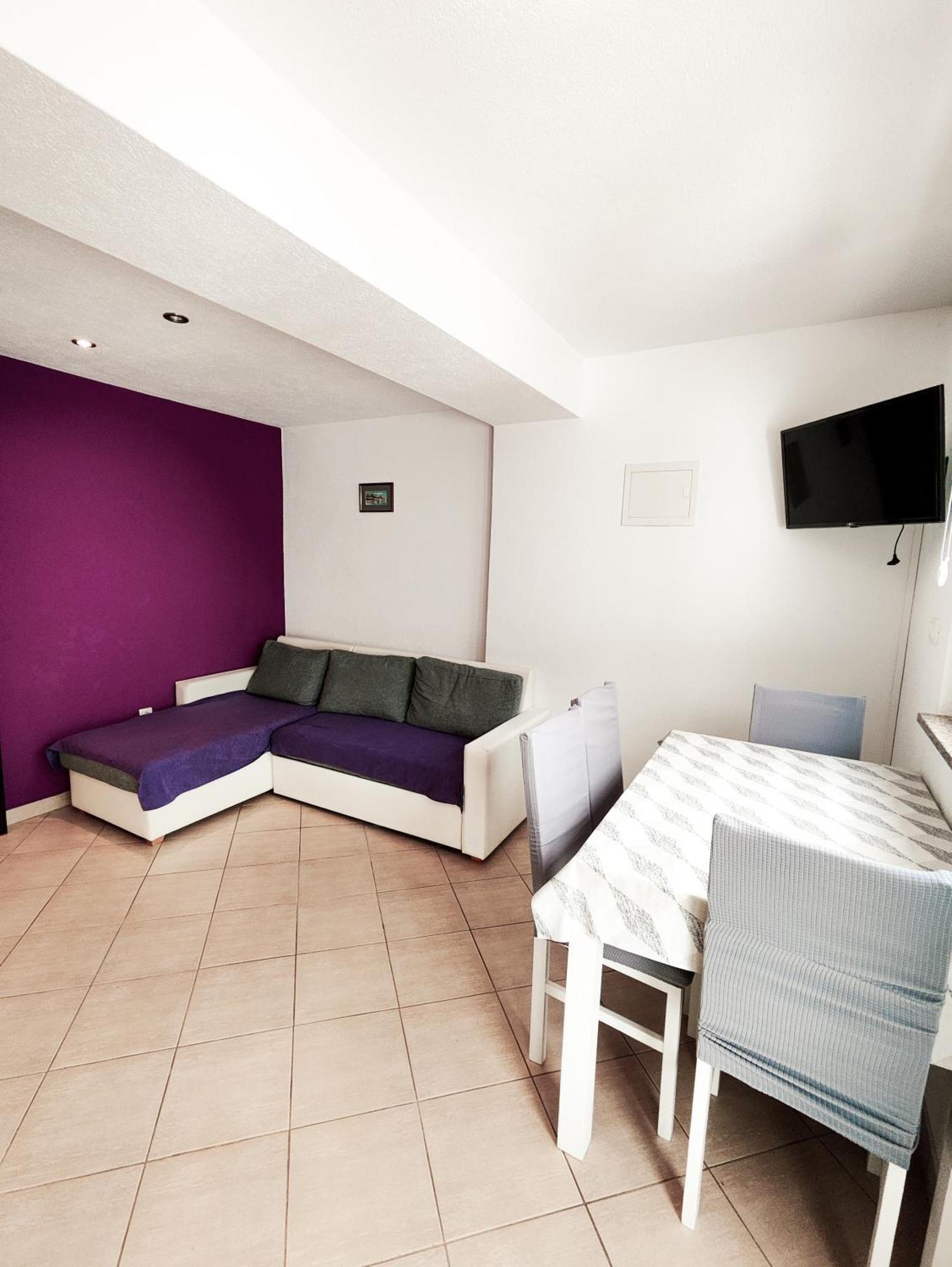 Apartments And Rooms Vuleta, Close To The Beach ماكارسكا الغرفة الصورة