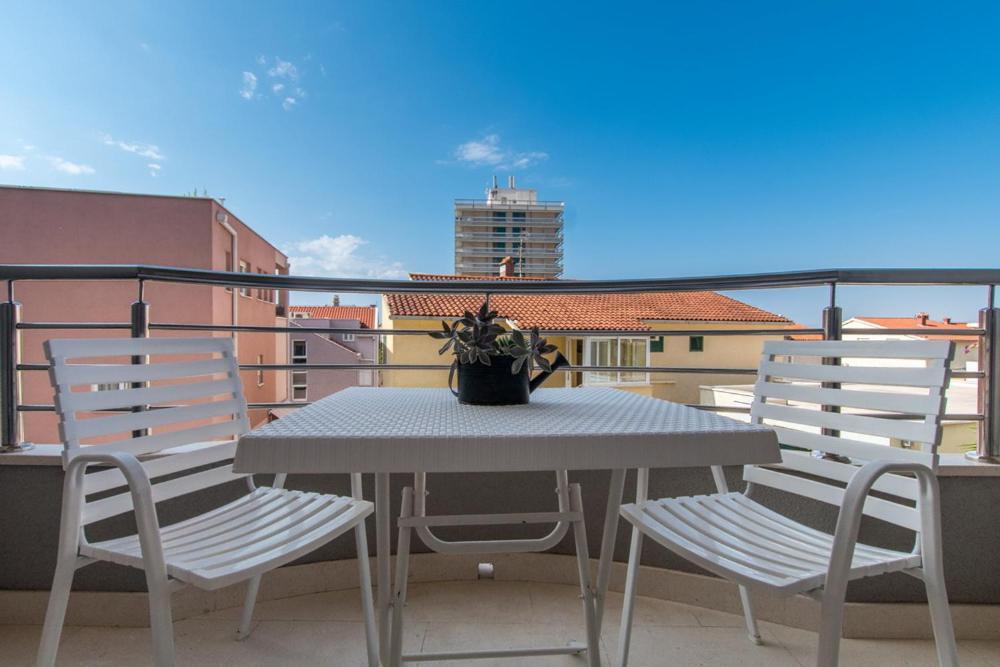 Apartments And Rooms Vuleta, Close To The Beach ماكارسكا الغرفة الصورة